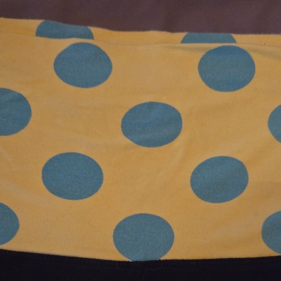 Tarea By Rue 21 Black Yoga Shorts with a yellow/blue Polka Dot Waistband Small - Picture 3 of 4